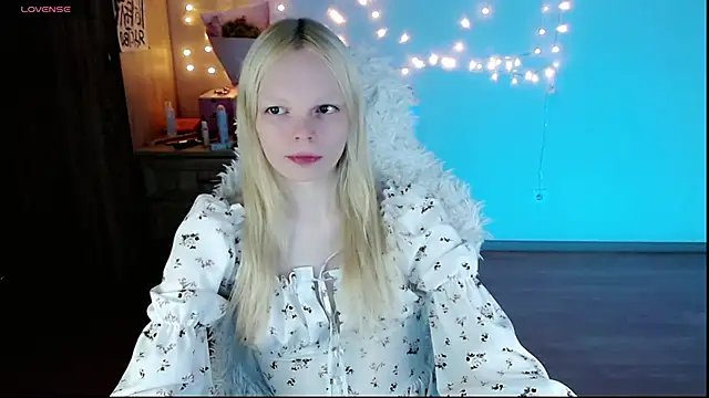 Snapshot of Emily_Nyaffee chatting on March 2025 07:27:02 PM Emily Nyaffee online show from March 2025 07:27:02 PM