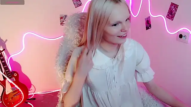 Snapshot of Emily_Nyaffee chatting on September 2025 05:24:02 PM Emily Nyaffee online show from September 2025 05:24:02 PM