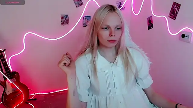 Snapshot of Emily_Nyaffee chatting on September 2025 01:22:02 PM Emily Nyaffee online show from September 2025 01:22:02 PM