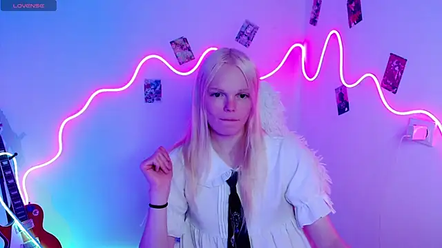 Snapshot of Emily_Nyaffee chatting on October 2025 11:57:01 PM Emily Nyaffee online show from October 2025 11:57:01 PM