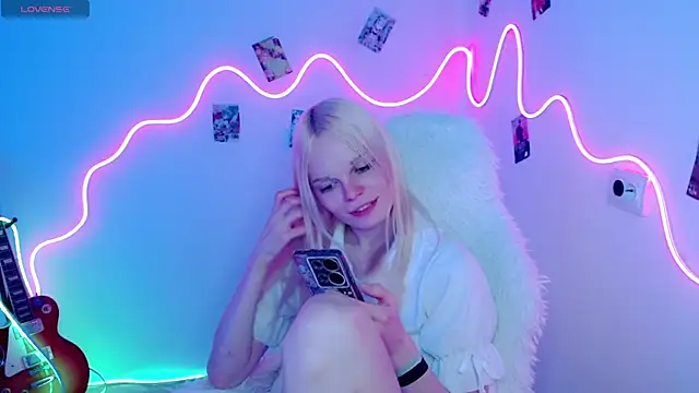 Snapshot of Emily_Nyaffee chatting on October 2025 05:13:01 PM Emily Nyaffee online show from October 2025 05:13:01 PM