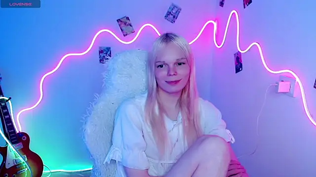 Snapshot of Emily_Nyaffee chatting on October 2025 06:08:02 PM Emily Nyaffee online show from October 2025 06:08:02 PM