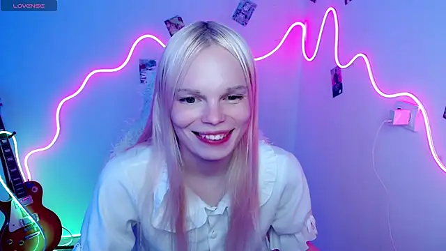 Snapshot of Emily_Nyaffee chatting on October 2025 02:44:01 AM Emily Nyaffee online show from October 2025 02:44:01 AM