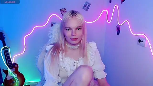 Snapshot of Emily_Nyaffee chatting on October 2025 05:25:01 PM Emily Nyaffee online show from October 2025 05:25:01 PM