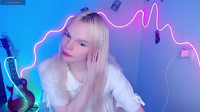 Snapshot of Emily_Nyaffee chatting on November 2025 03:45:02 PM Emily Nyaffee online show from November 2025 03:45:02 PM