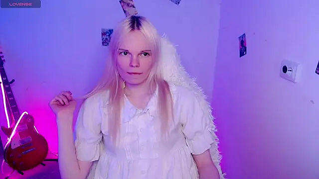 Snapshot of Emily_Nyaffee chatting on November 2025 09:49:02 PM Emily Nyaffee online show from November 2025 09:49:02 PM