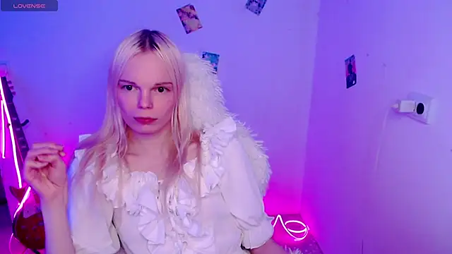 Snapshot of Emily_Nyaffee chatting on December 2025 12:16:02 AM Emily Nyaffee online show from December 2025 12:16:02 AM