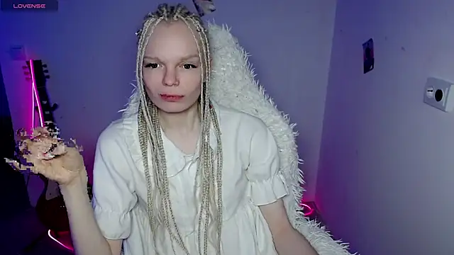 Snapshot of Emily_Nyaffee chatting on January 2026 09:18:01 PM Emily Nyaffee online show from January 2026 09:18:01 PM