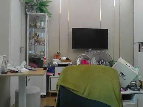 asianBtm11 online show from September 2025 05:40:01 AM