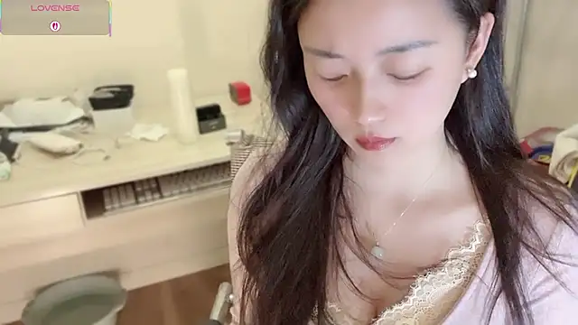 A-xena online show from November 2025 02:52:02 PM