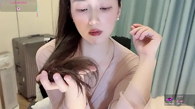 A-xena online show from November 2025 03:04:01 PM