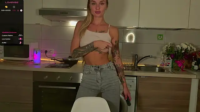 MissLovex online show from September 2025 02:38:02 PM