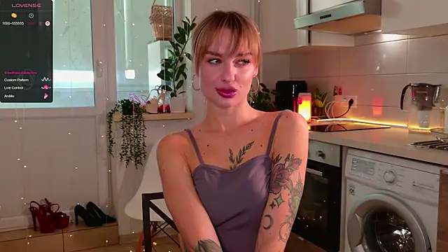 Snapshot of MissLovex chatting on February 2026 05:58:02 AM MissLovex online show from February 2026 05:58:02 AM