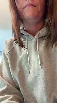 LadyLena1 online show from April 2026 09:37:01 PM