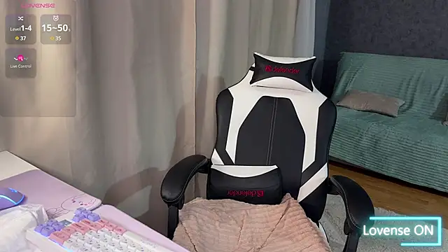 EmmySuiyugh online show from January 2025 03:34:02 PM