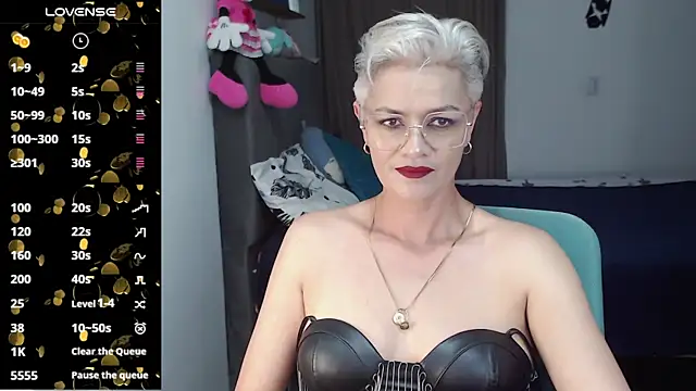 scarlett paris22 online show from February 2025 11:30:01 PM