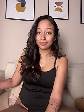 Snapshot of DianaHopson chatting on June 2026 11:38:01 AM DianaHopson online show from June 2026 11:38:01 AM