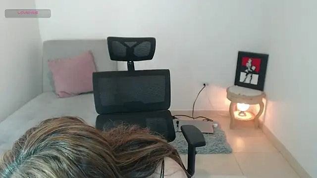 Snapshot of lilian_prada chatting on February 2025 05:31:01 PM lilian prada online show from February 2025 05:31:01 PM