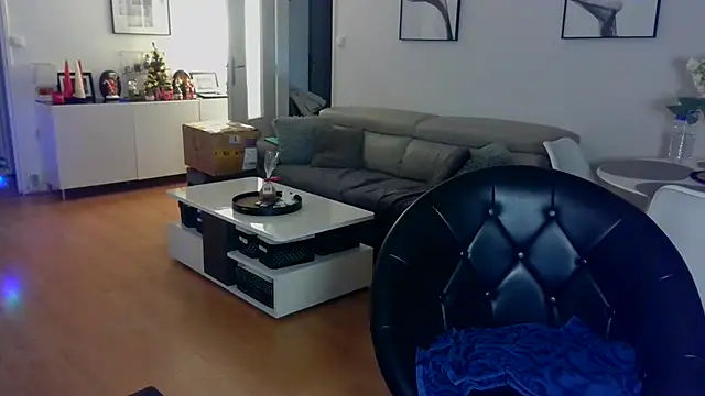 sarametisse26 online show from December 2025 07:06:02 AM