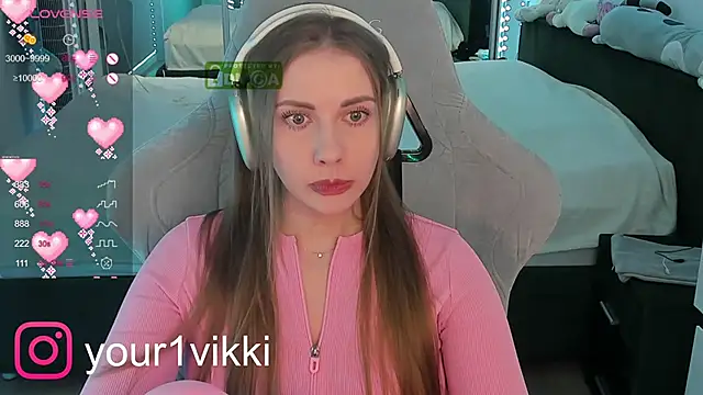 Snapshot of Vikki_Cheese chatting on December 2024 10:30:02 PM Vikki Cheese online show from December 2024 10:30:02 PM