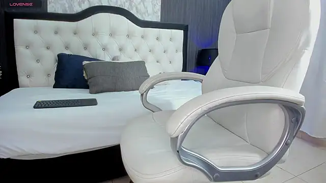 amara falcon online show from February 2025 01:43:02 PM