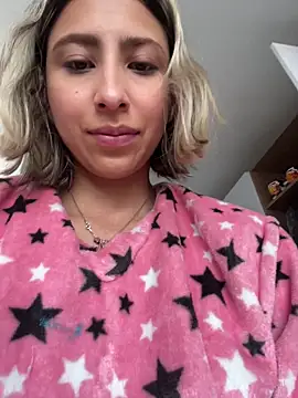 Ameellie online show from December 2025 04:27:01 PM