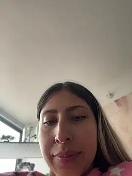 Snapshot of Ameellie chatting on May 2026 03:52:02 PM Ameellie online show from May 2026 03:52:02 PM