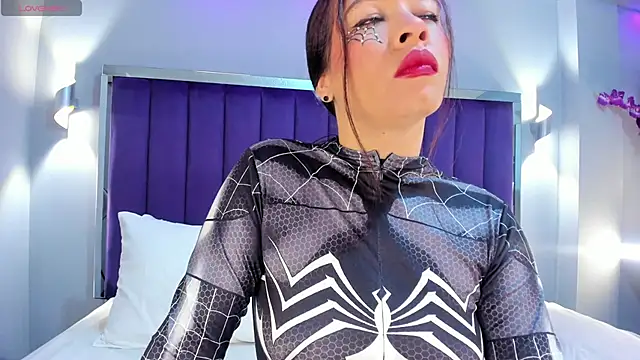 Snapshot of SaraRiley chatting on October 2025 11:17:01 PM SaraRiley online show from October 2025 11:17:01 PM