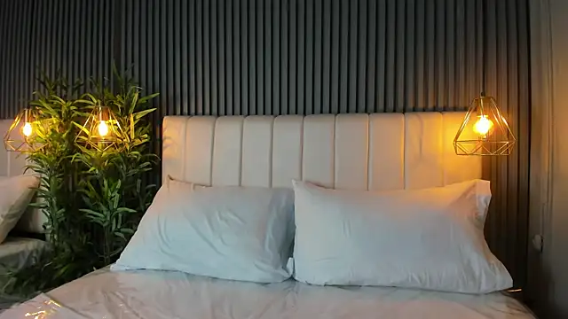 Snapshot of SaraRiley chatting on November 2025 10:40:01 PM SaraRiley online show from November 2025 10:40:01 PM