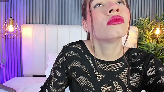 Snapshot of SaraRiley chatting on December 2025 10:49:02 PM SaraRiley online show from December 2025 10:49:02 PM