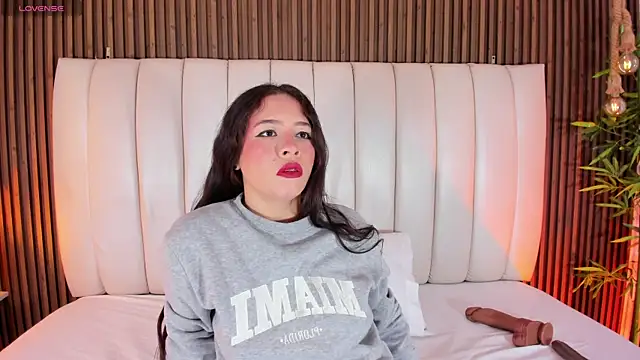 Snapshot of SaraRiley chatting on February 2026 10:54:01 PM SaraRiley online show from February 2026 10:54:01 PM