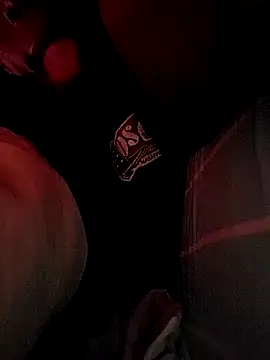 Snapshot of skiihot chatting on March 2025 05:17:02 PM skiihot online show from March 2025 05:17:02 PM