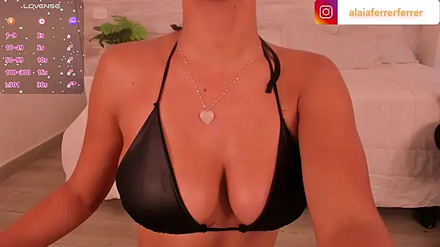 Snapshot of Alaia_Ferrer_ chatting on February 2025 08:03:01 PM Alaia Ferrer online show from February 2025 08:03:01 PM