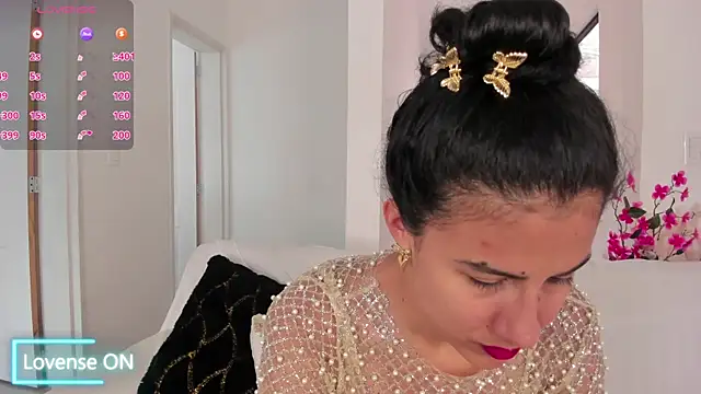 Alaia Ferrer  online show from December 2025 09:21:02 PM