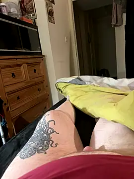 Snapshot of chatting on November 2025 10:00:02 PM online show from November 2025 10:00:02 PM