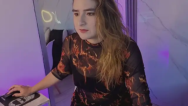 CandyQueenGold online show from February 2026 07:06:02 PM