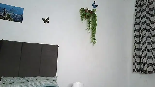 SiminFox online show from April 2026 03:06:01 PM