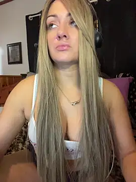 Snapshot of MimiLiciax chatting on May 2026 06:37:02 PM MimiLiciax online show from May 2026 06:37:02 PM