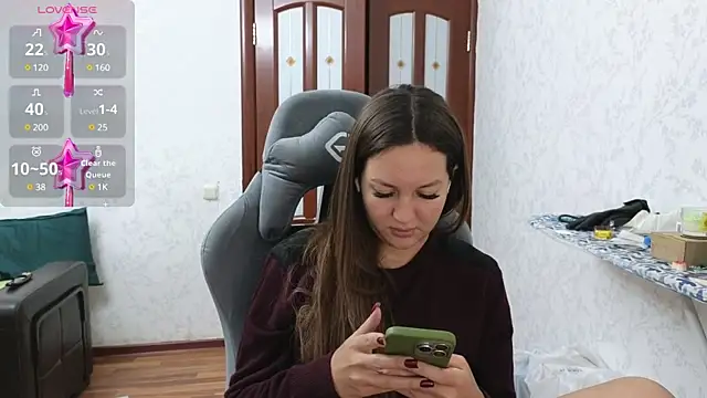 Snapshot of Nelly_Fischer chatting on December 2024 01:22:02 PM Nelly Fischer online show from December 2024 01:22:02 PM