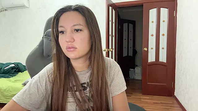 Snapshot of Nelly_Fischer chatting on December 2024 05:04:02 PM Nelly Fischer online show from December 2024 05:04:02 PM