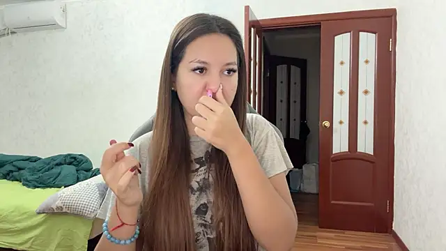 Snapshot of Nelly_Fischer chatting on December 2024 03:43:01 AM Nelly Fischer online show from December 2024 03:43:01 AM