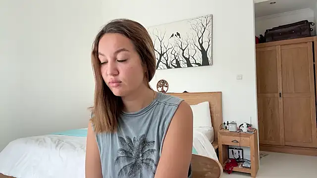 Nelly Fischer online show from November 2025 07:30:02 AM