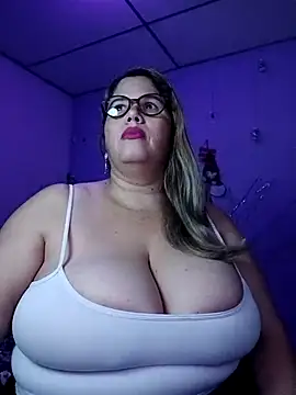 EllisW8 online show from December 2025 12:03:02 PM