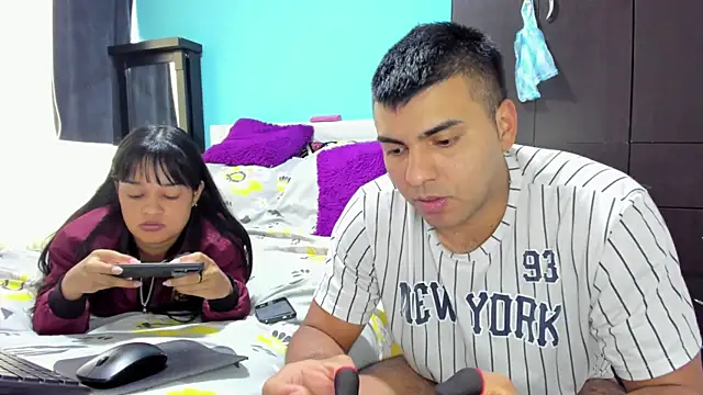 Snapshot of 2ScarletandRyan8 chatting on November 2025 01:11:01 PM 2ScarletandRyan8 online show from November 2025 01:11:01 PM