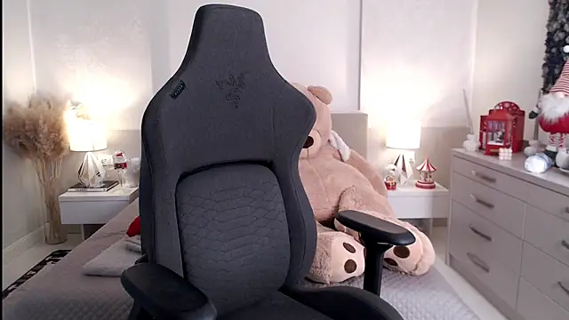 Smileyouarehere online show from February 2025 08:37:01 AM