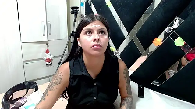 Snapshot of katery_wok11 chatting on April 2026 01:40:01 AM katery wok11 online show from April 2026 01:40:01 AM