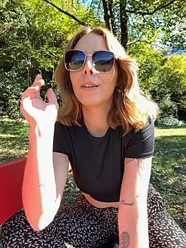 Snapshot of Mia_Railey chatting on October 2025 10:30:01 AM Mia Railey online show from October 2025 10:30:01 AM