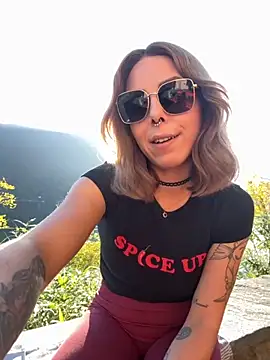 Snapshot of Mia_Railey chatting on November 2025 02:27:01 PM Mia Railey online show from November 2025 02:27:01 PM