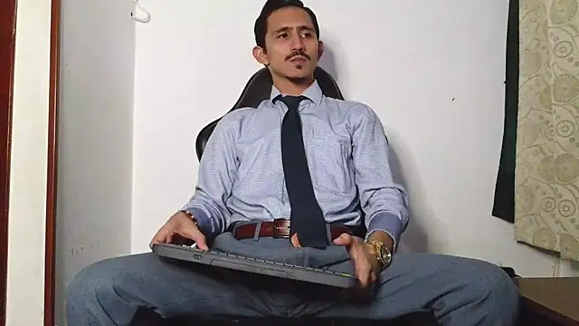 HomeAloneK online show from February 2026 07:29:01 PM