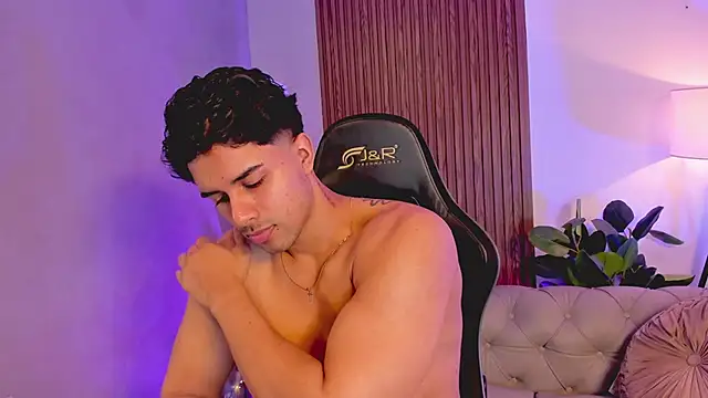 liam collins21 online show from December 2025 12:01:02 PM